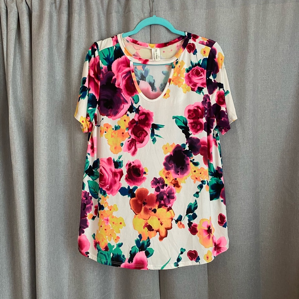 Multi-Color Watercolor Floral Too w/ keyhole